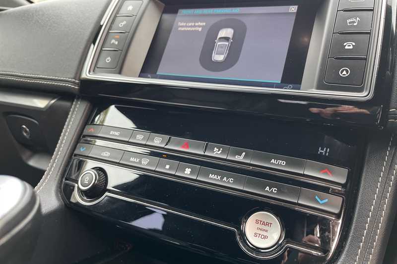 Used Jaguar F-Pace 2017 for sale - 76529829: Photo 15