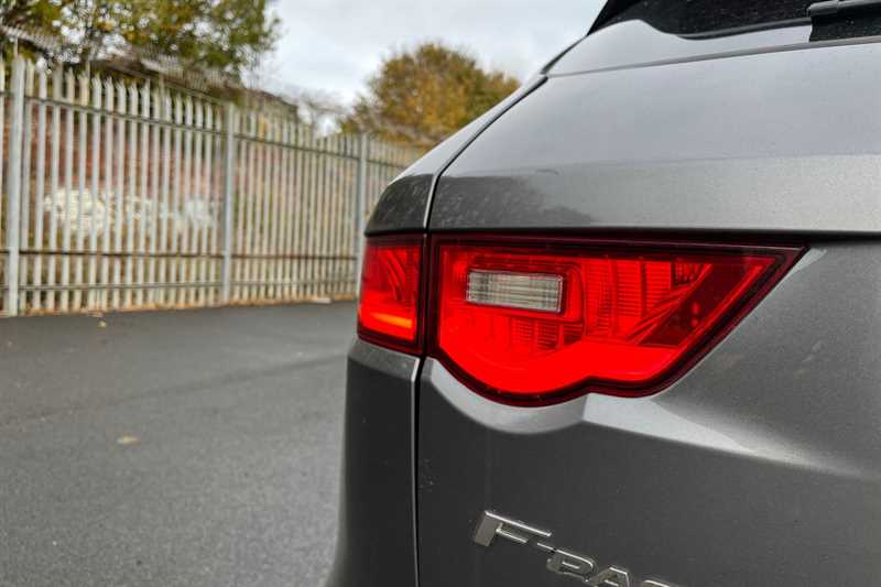 Used Jaguar F-Pace 2017 for sale - 76529829: Photo 31