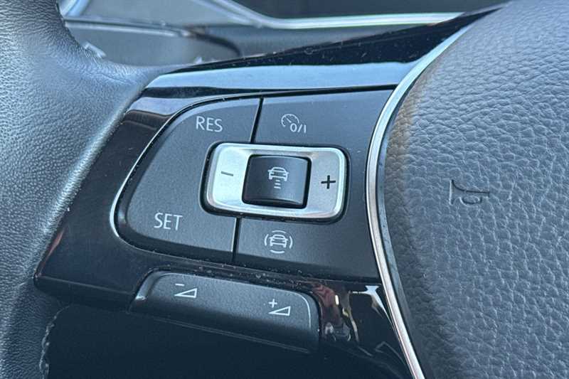 Used Volkswagen T-Roc 2021 for sale - 76329421: Photo 21