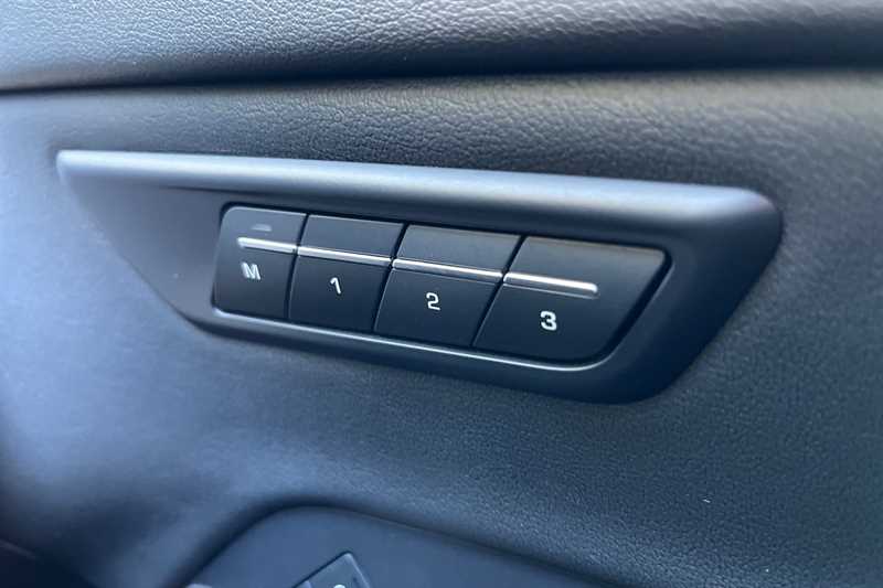 Used Jaguar E-Pace 2017 for sale - 77335091: Photo 38