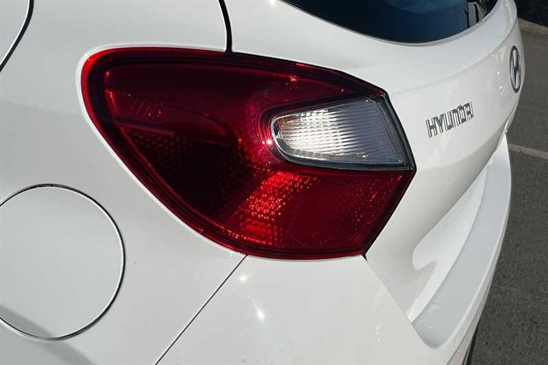 Used Hyundai i10 2024 for sale - 76176420: Photo 33
