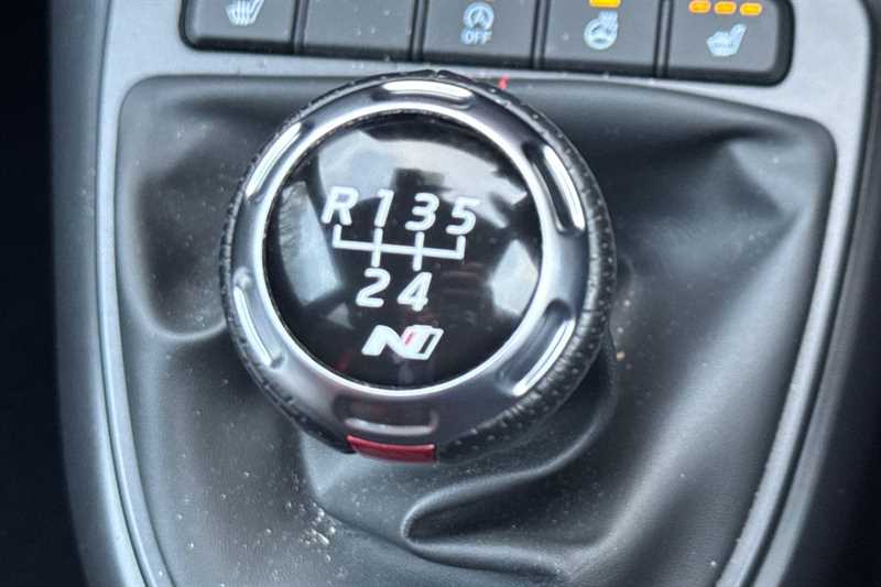 Used Hyundai i10 2023 for sale - 77335106: Photo 40