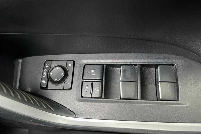 Used Toyota RAV4 2021 for sale - 77554128: Photo 16