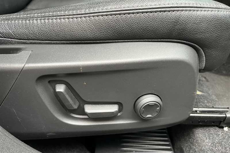 Used Volvo XC40 for sale - 76858228: Photo 26