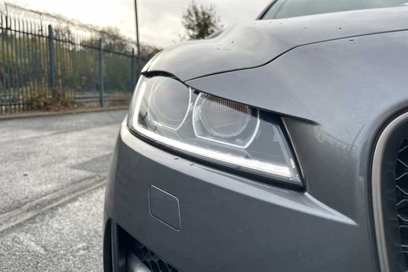 Used Jaguar F-Pace 2017 for sale - 76489262: Photo 28