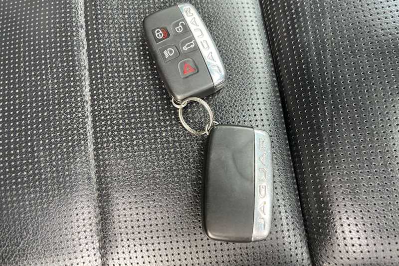 Used Jaguar F-Pace 2017 for sale - 76489262: Photo 36