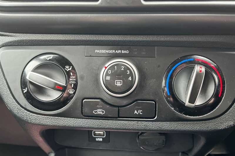 Used Hyundai i10 2022 for sale - 77895824: Photo 15