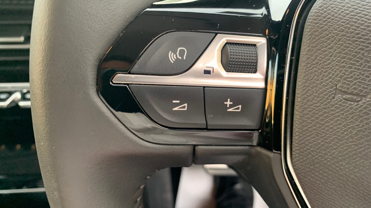 Used Peugeot 208 2023 for sale - 76104622: Photo 33