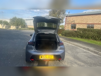 Used Peugeot 208 2023 for sale - 76115791: Photo 4