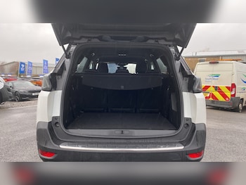 Used Peugeot 5008 2022 for sale - 76683984: Photo