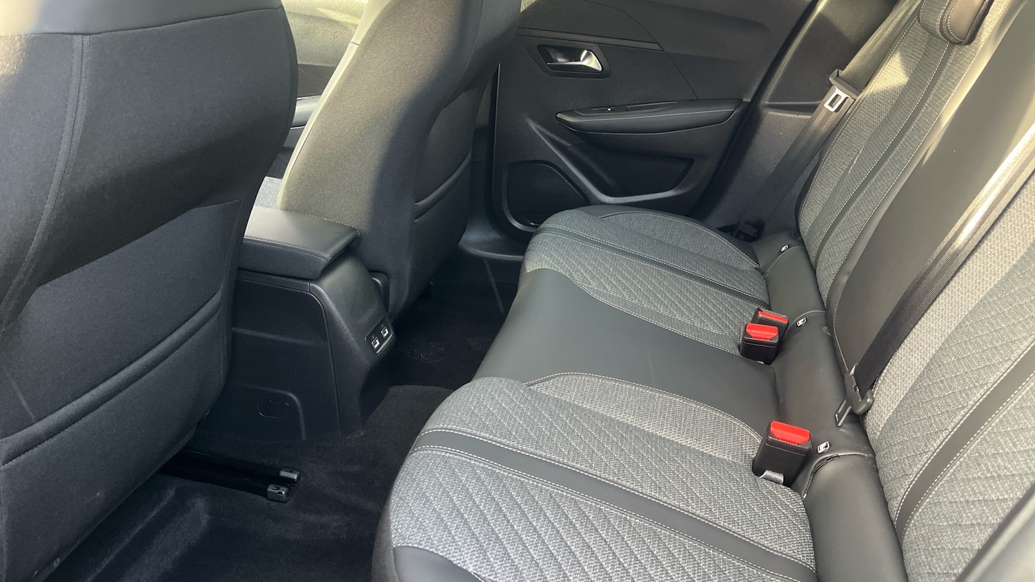 Used Peugeot 208 2023 for sale - 77004275: Photo 16