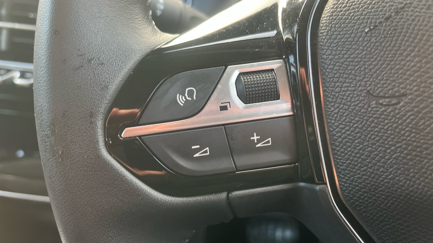 Used Peugeot 208 2023 for sale - 77004275: Photo 35