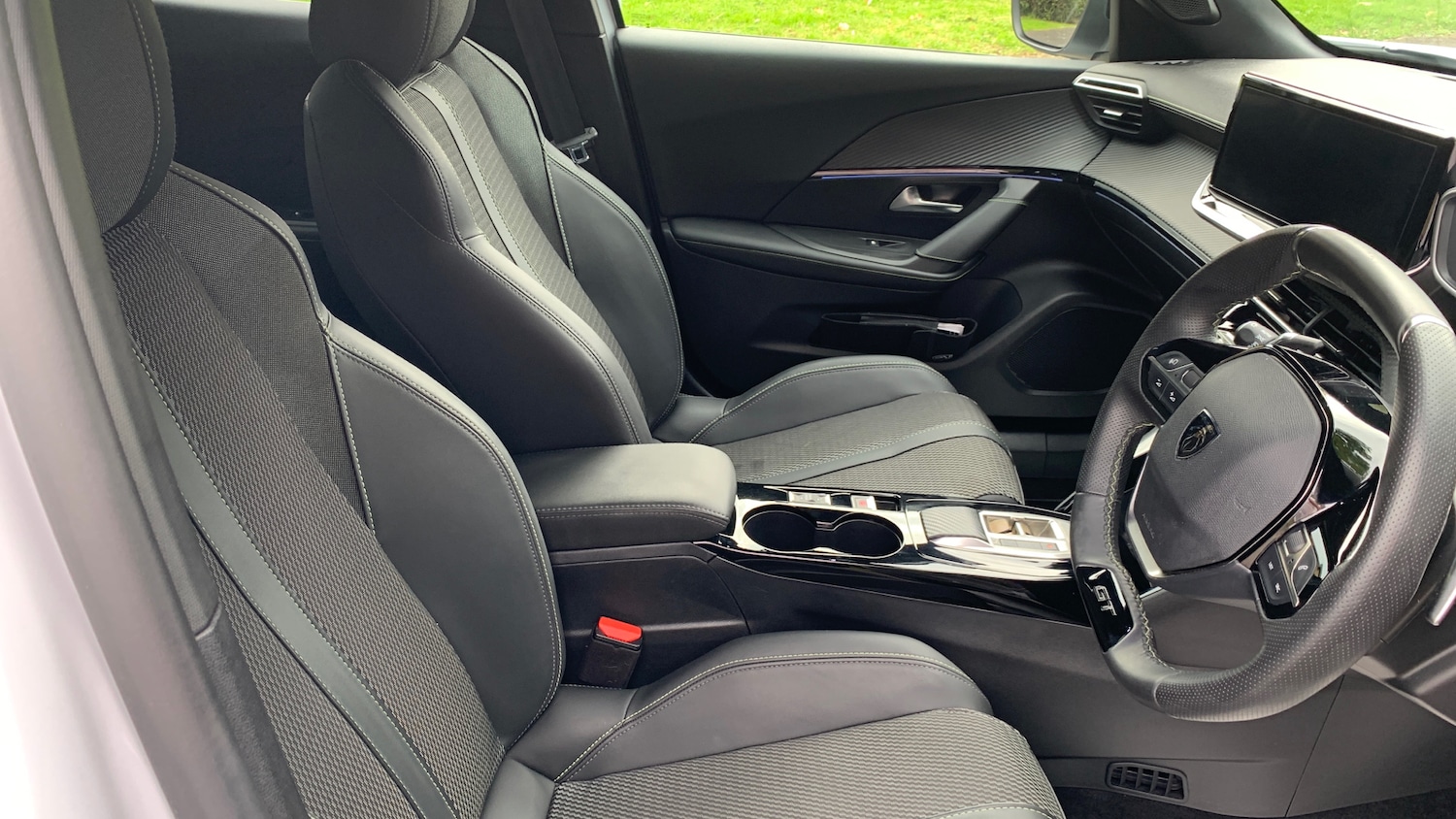 Used Peugeot 2008 2024 for sale - 76117325: Photo 23