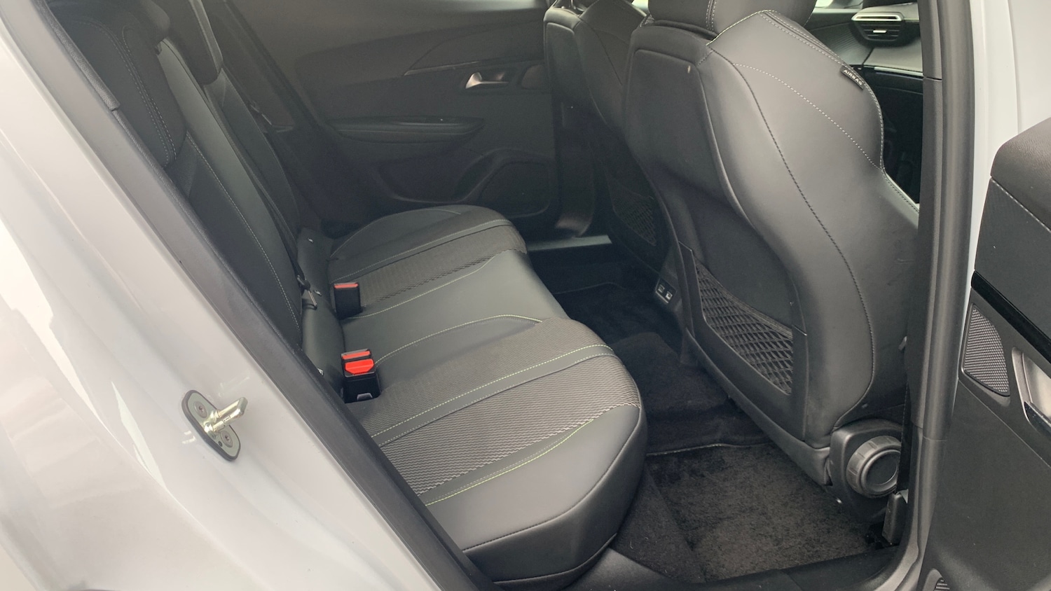 Used Peugeot 2008 2024 for sale - 76117325: Photo 41