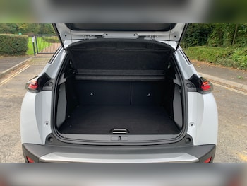 Used Peugeot 2008 2024 for sale - 76117325: Photo 4