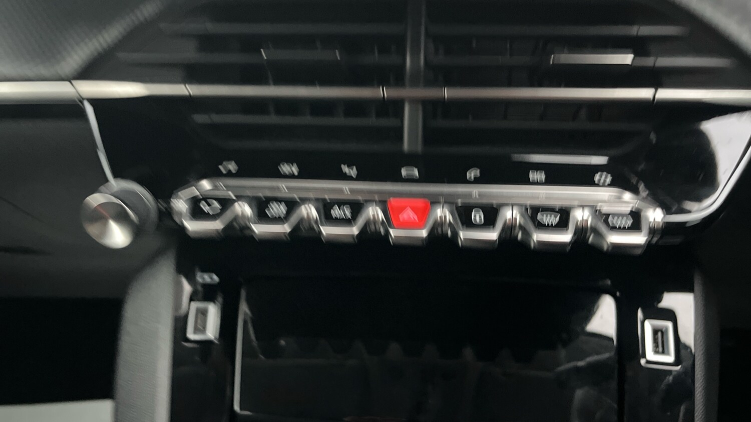 Used Peugeot 208 2022 for sale - 76616363: Photo 41