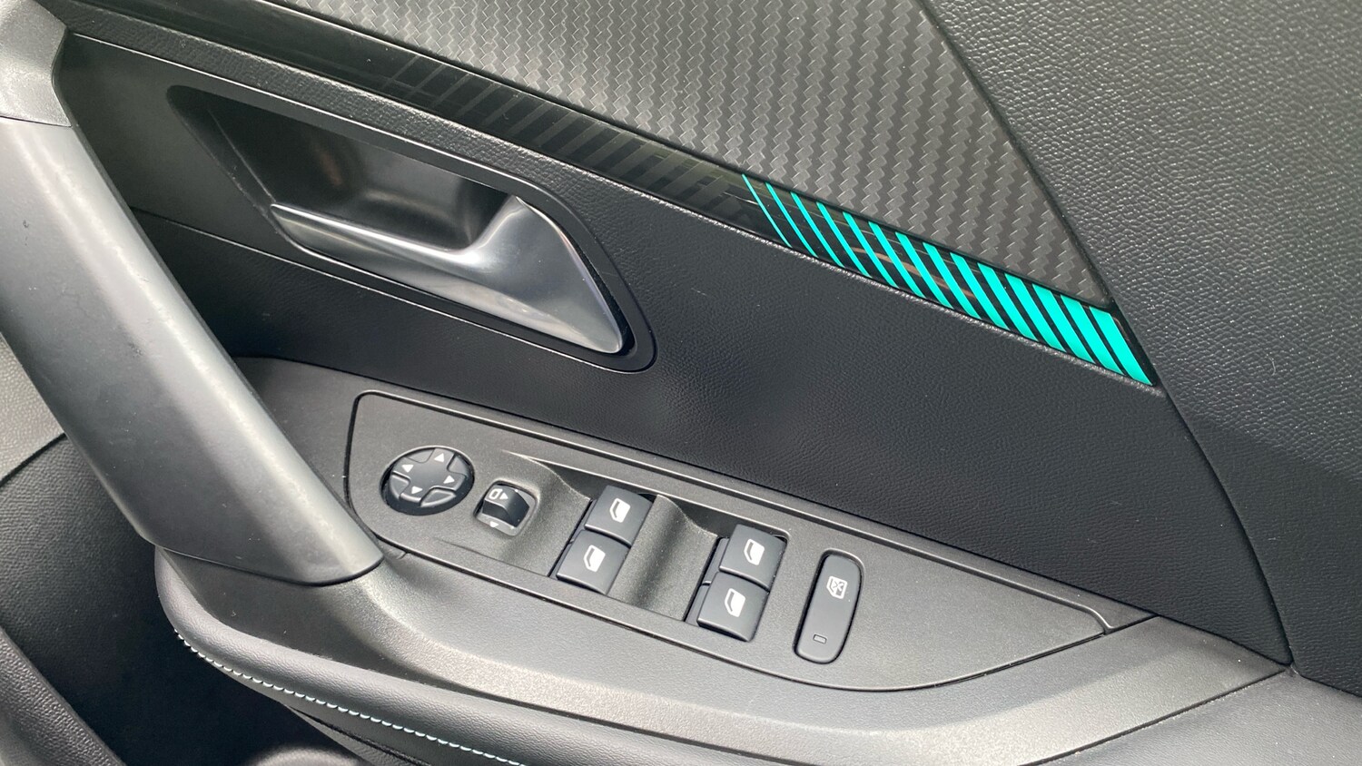 Used Peugeot 2008 2021 for sale - 76104623: Photo 23