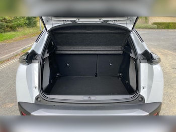 Used Peugeot 2008 2025 for sale - 76114192: Photo 4