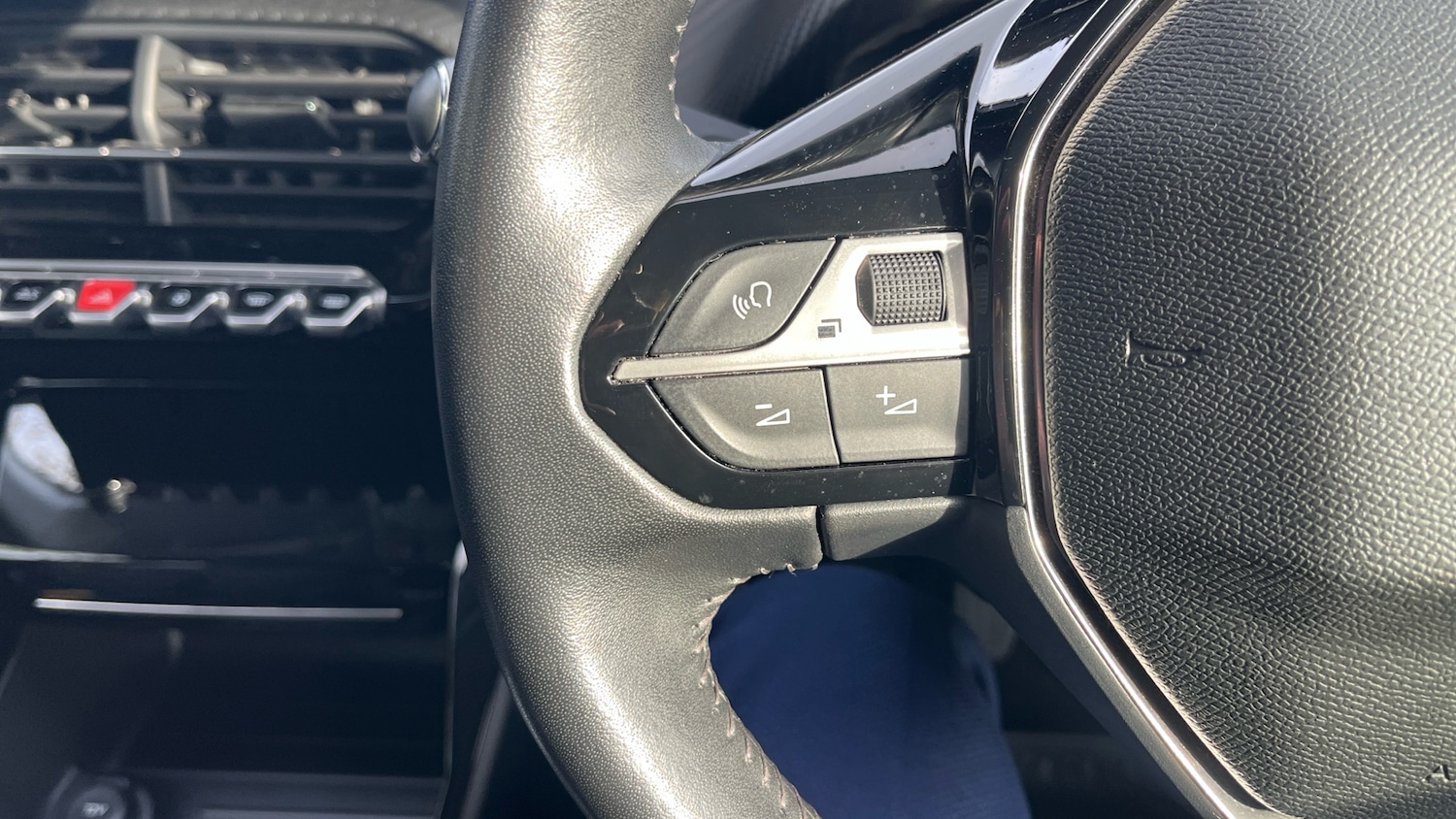 Used Peugeot 208 2020 for sale - 76682258: Photo 30