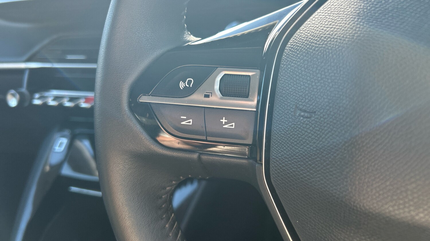 Used Peugeot 208 2023 for sale - 76114193: Photo 21