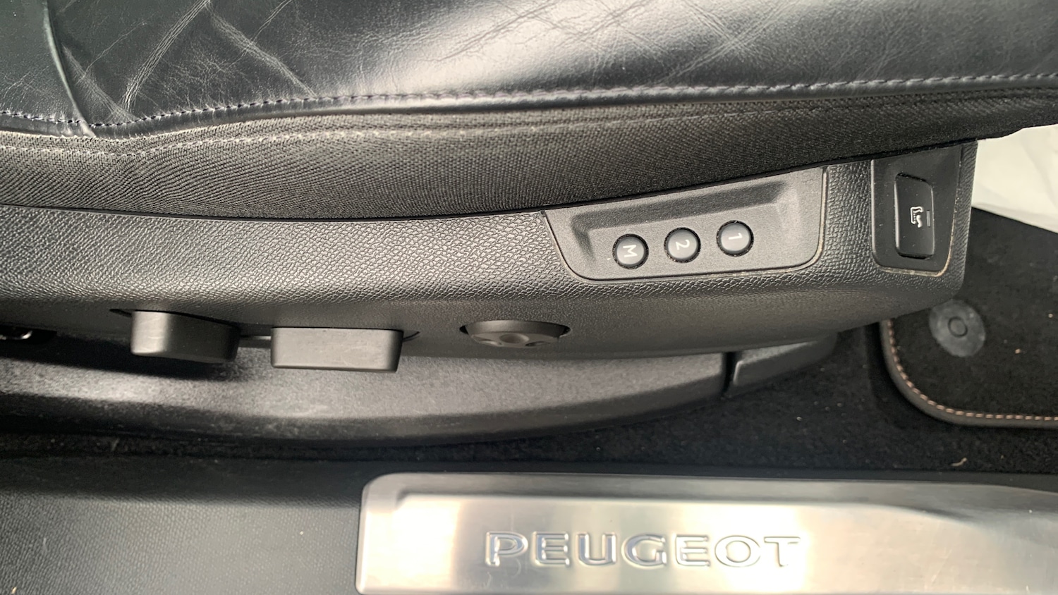 Used Peugeot 3008 2022 for sale - 76461233: Photo 39