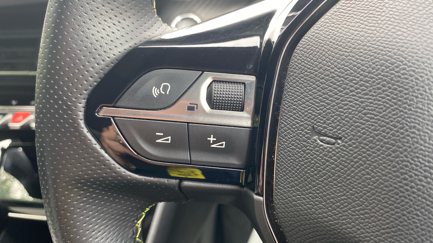 Used Peugeot 2008 2021 for sale - 76449490: Photo 21