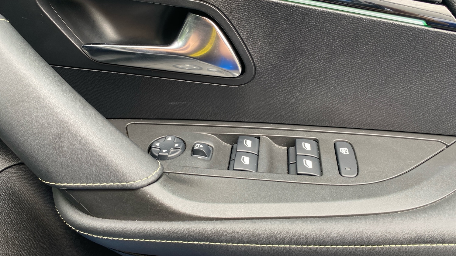 Used Peugeot 2008 2021 for sale - 76449490: Photo 24