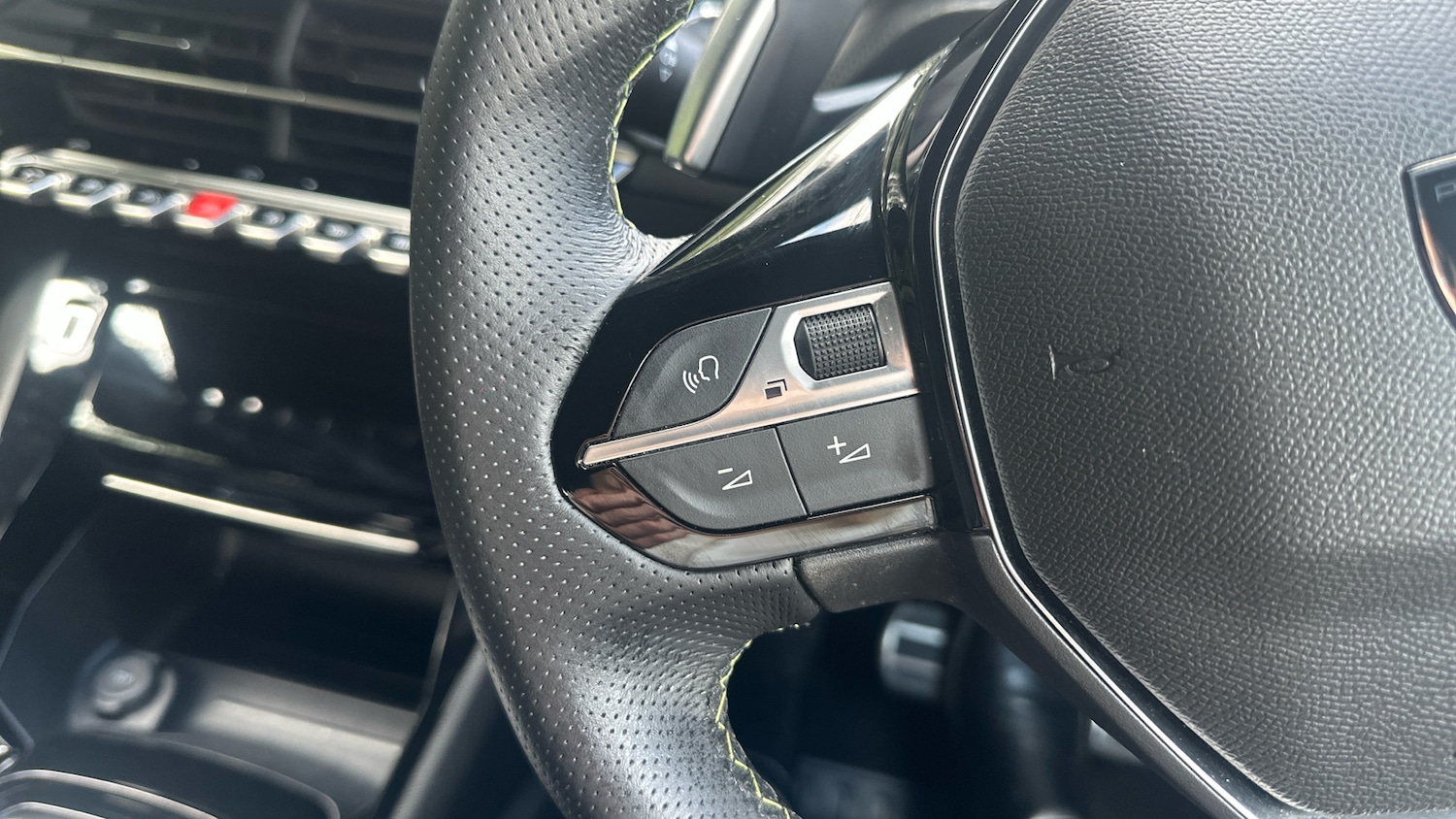 Used Peugeot 2008 2024 for sale - 76737921: Photo 30