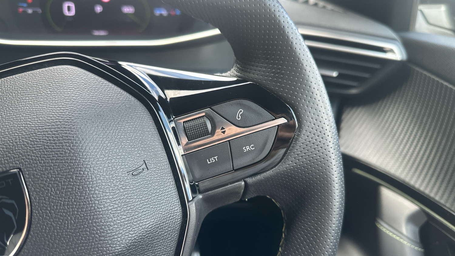 Used Peugeot 2008 2024 for sale - 76737921: Photo 31