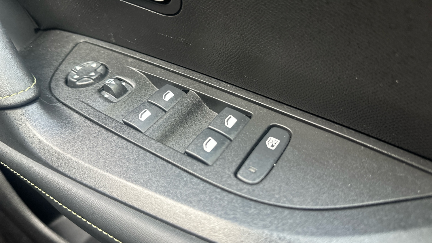 Used Peugeot 2008 2024 for sale - 76737921: Photo 34