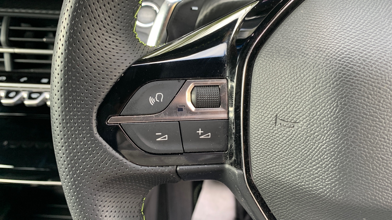 Used Peugeot 208 2023 for sale - 76253904: Photo 25