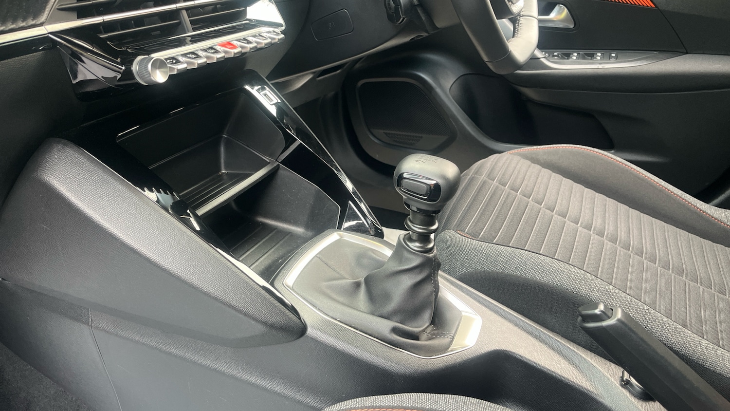 Used Peugeot 2008 2022 for sale - 76830528: Photo 13