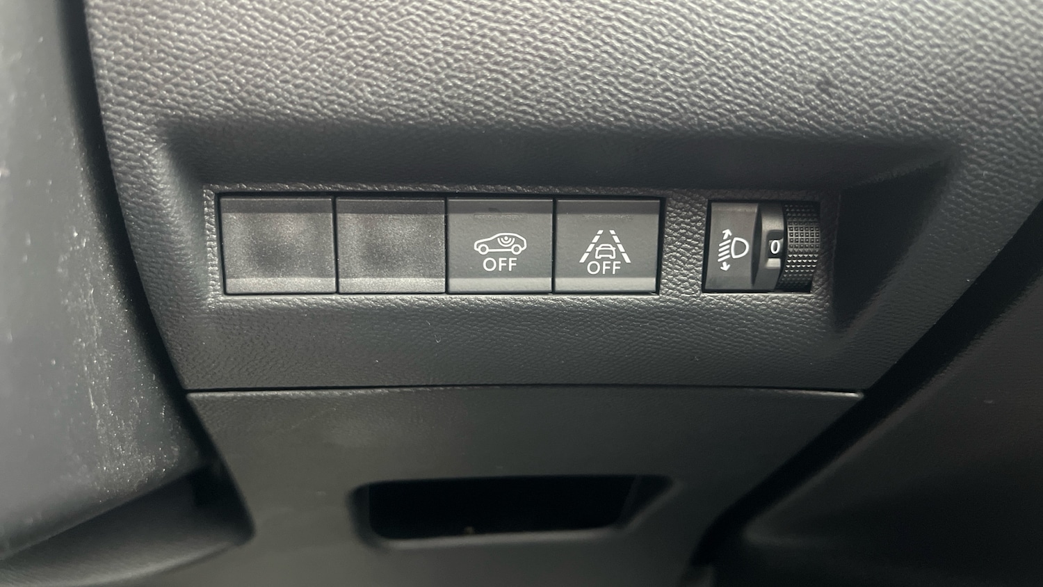 Used Peugeot 2008 2022 for sale - 76830528: Photo 30