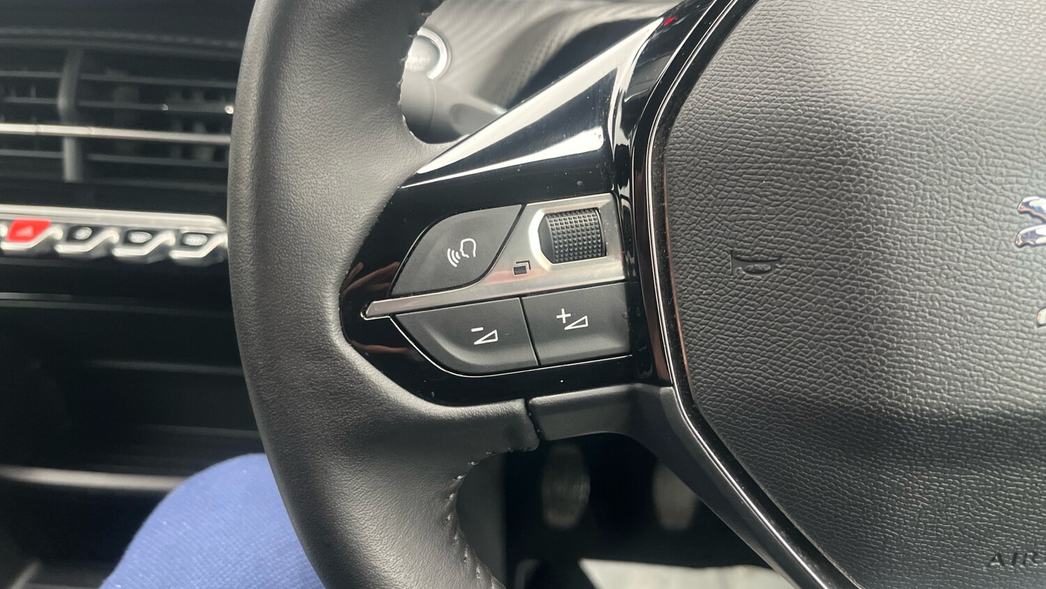 Used Peugeot 2008 2022 for sale - 76830528: Photo 33