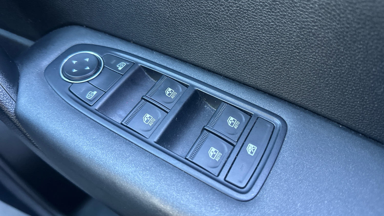 Used Renault Captur 2022 for sale - 76777231: Photo 35