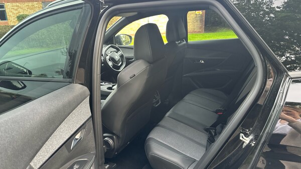 Used Peugeot 3008 2023 for sale - 76114840: Photo 31