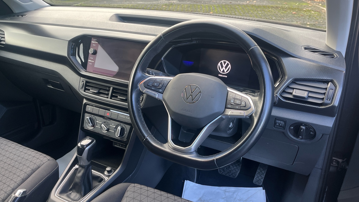 Used Volkswagen T-Cross 2022 for sale - 76705696: Photo 11