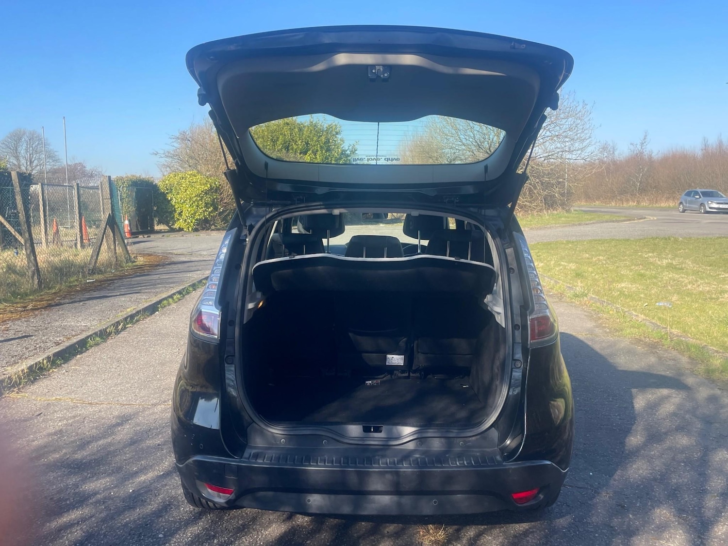 Used Renault Scenic 2013 for sale - 76878132: Photo 11