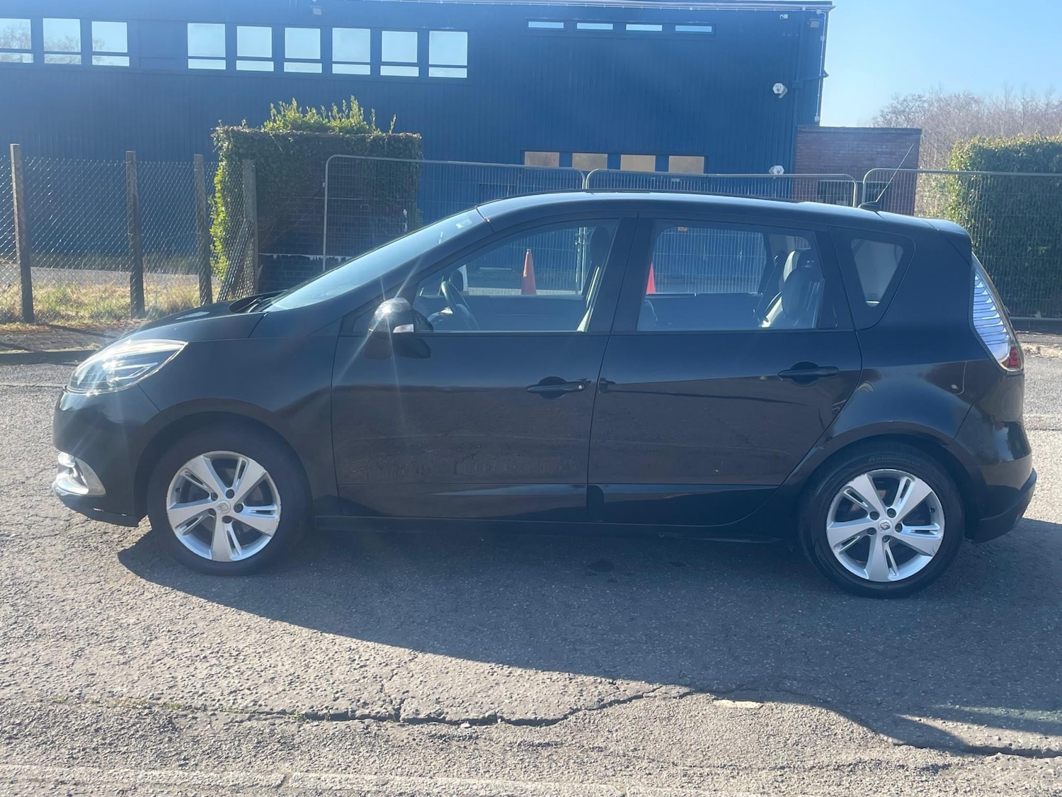 Used Renault Scenic 2013 for sale - 76878132: Photo 3