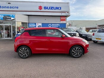 Used Suzuki Swift 2021 for sale - 76992733: Photo