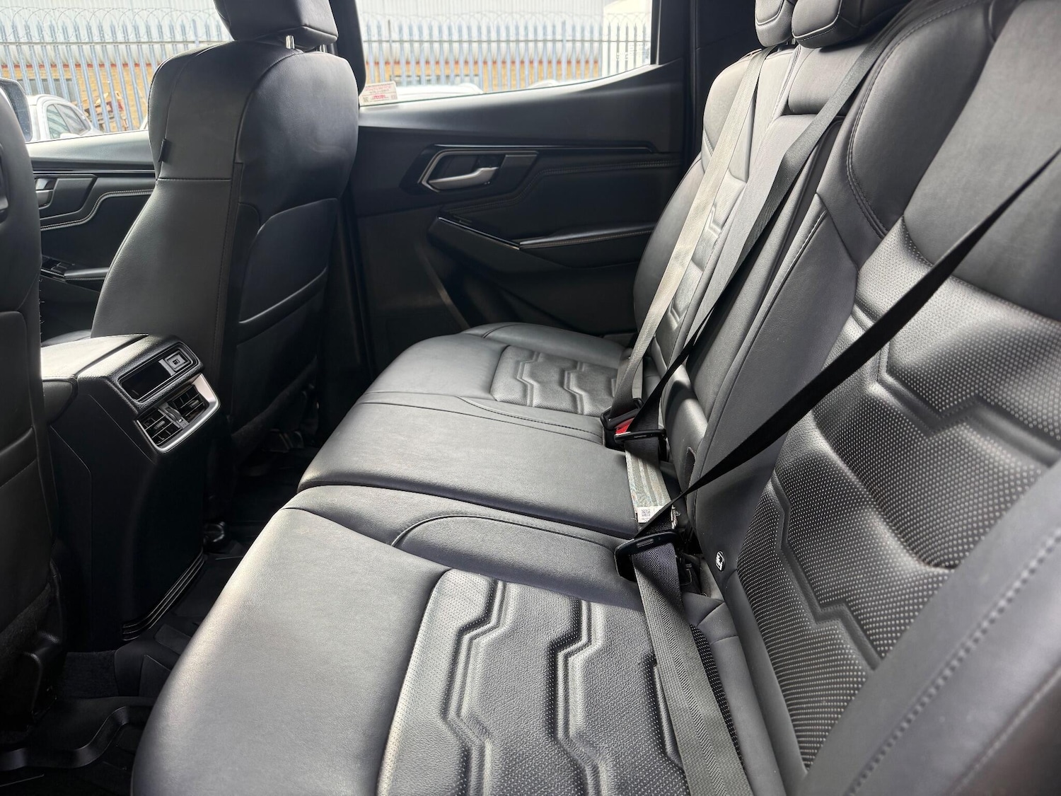 Used Isuzu D-Max 2023 for sale - 76295048: Photo 11