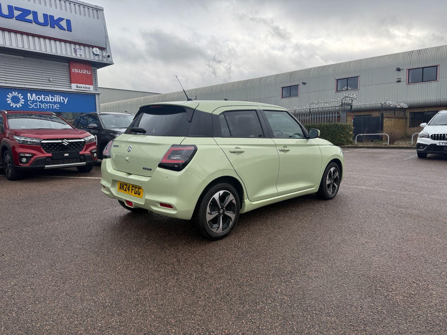 Used Suzuki Swift 2024 for sale - 77625793: Photo 3