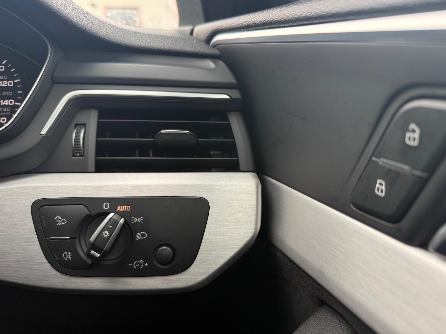 Used Audi A4 2019 for sale - 76360361: Photo 22