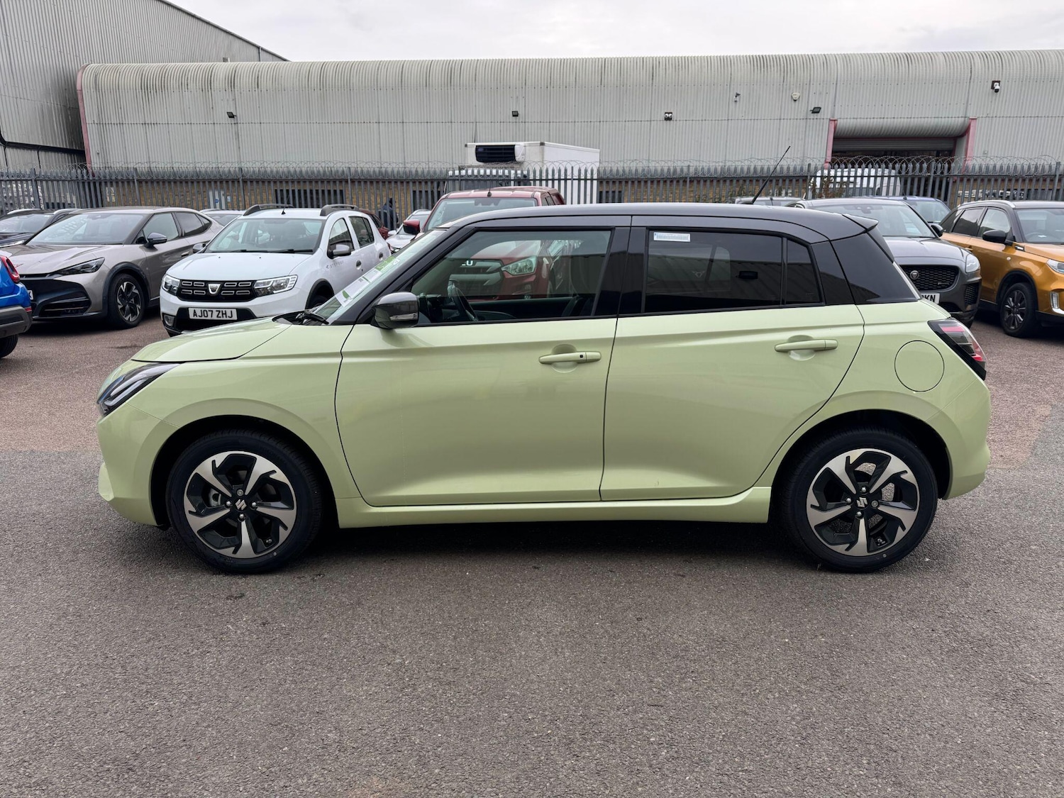 Used Suzuki Swift 2025 for sale - 76499652: Photo 6