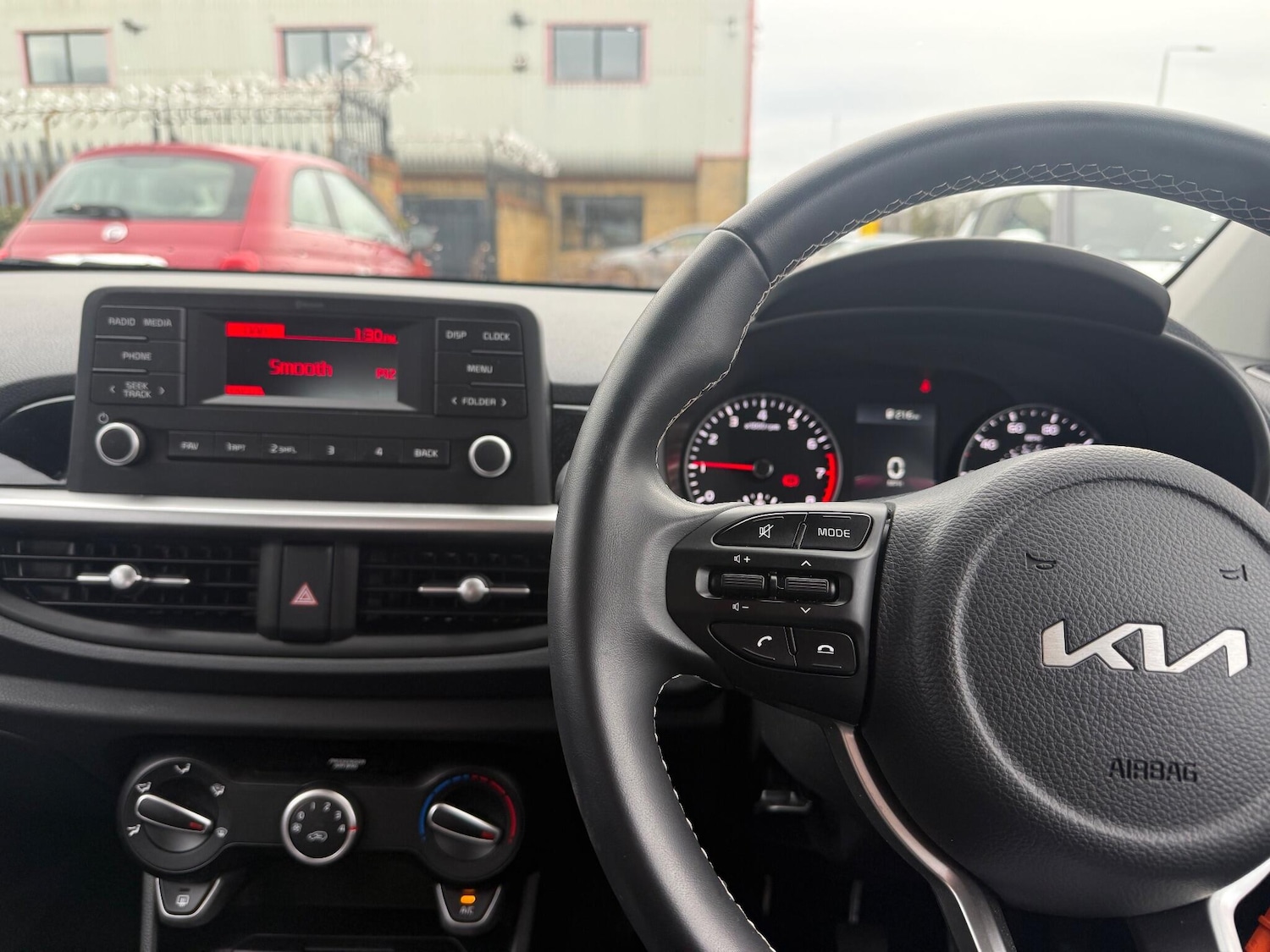 Used Kia Picanto 2024 for sale - 76936156: Photo 17