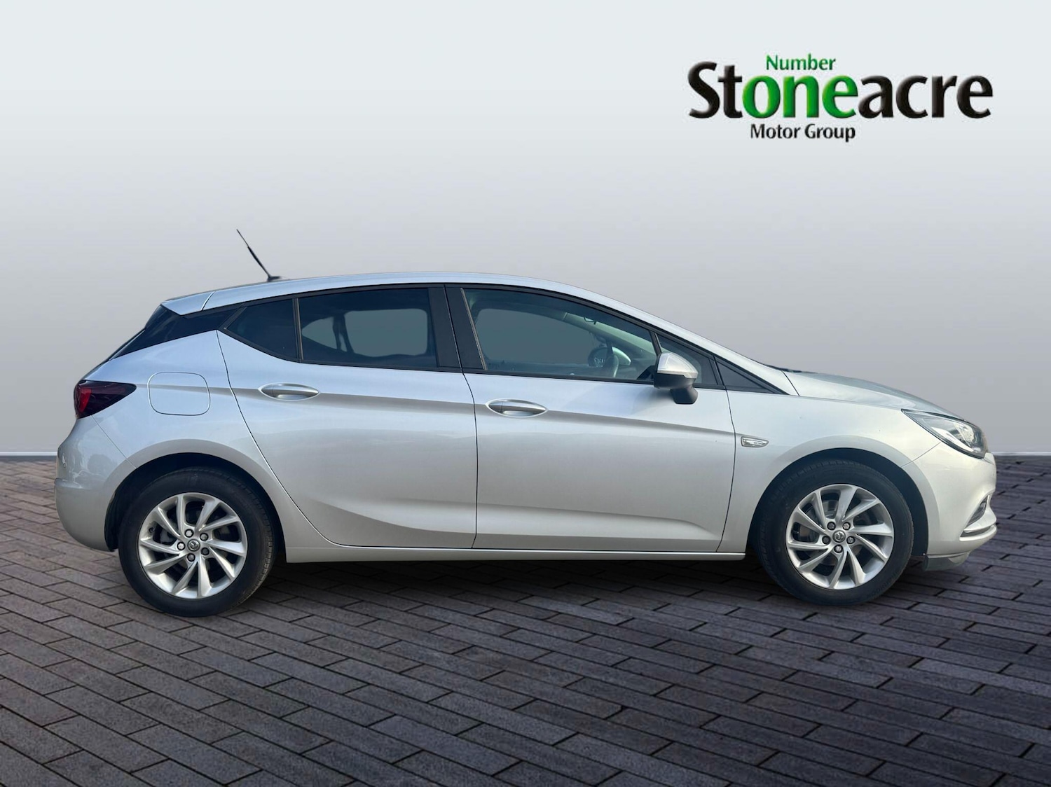 Used Vauxhall Astra 2019 for sale - 76200739: Photo 2