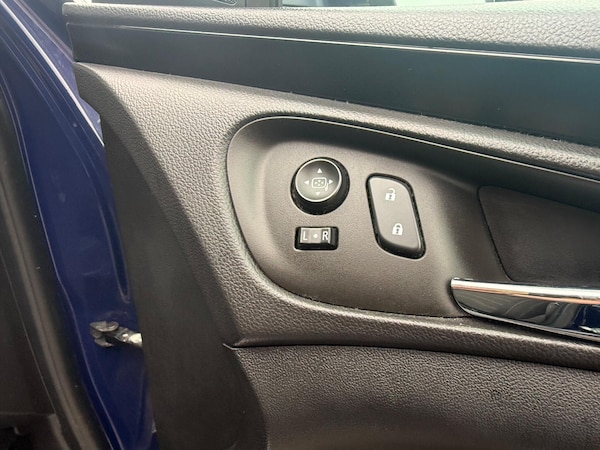Used Vauxhall Insignia 2015 for sale - 76259843: Photo 25