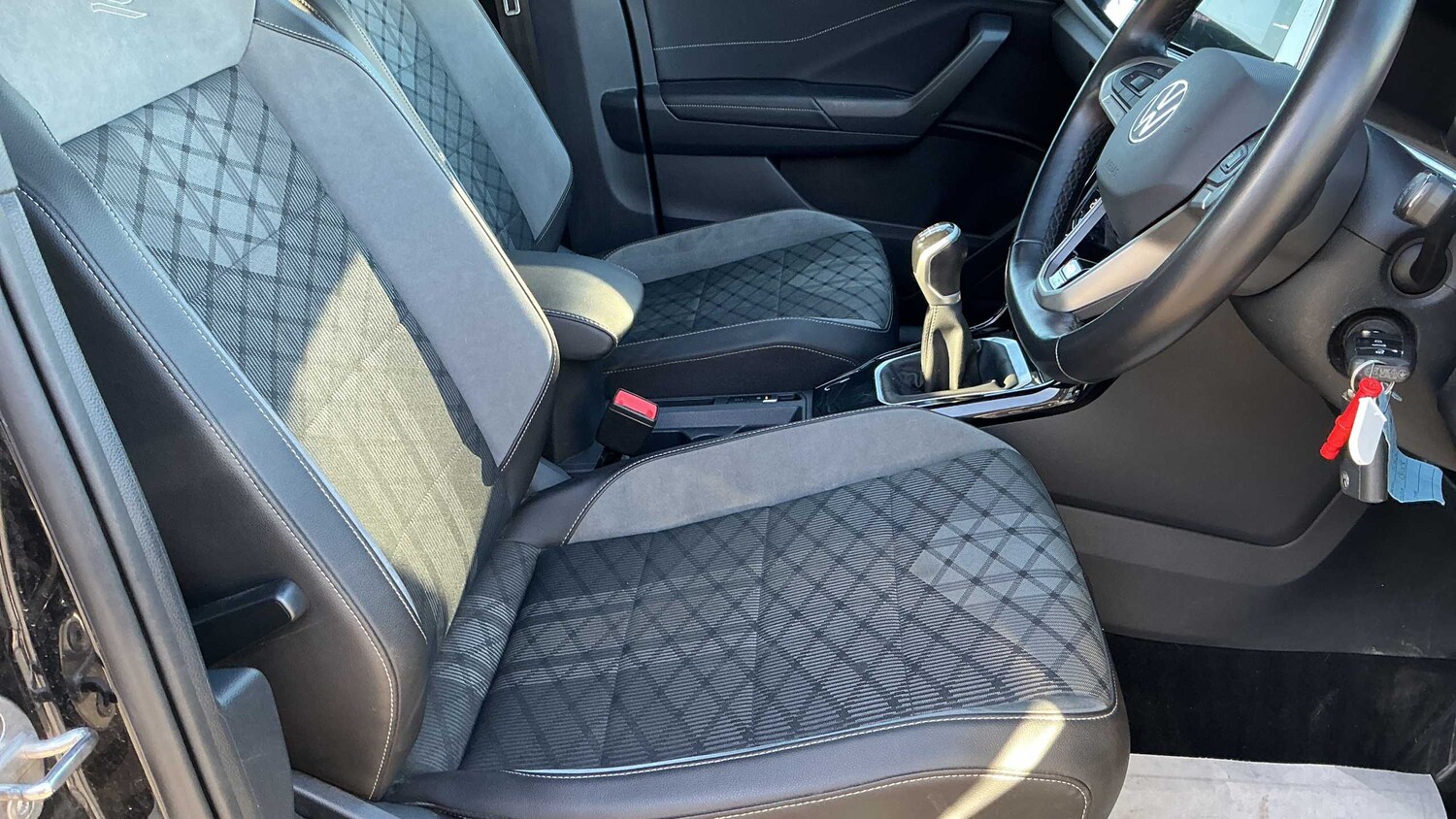 Used Volkswagen T-Roc for sale - 77858703: Photo 12