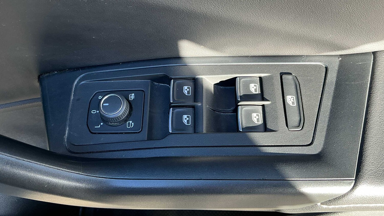 Used Volkswagen T-Roc for sale - 77858703: Photo 15