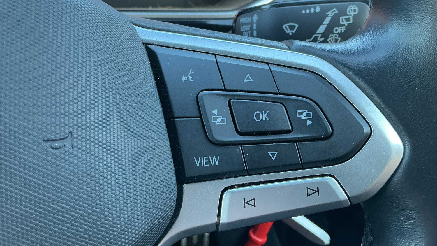 Used Volkswagen T-Roc for sale - 77858703: Photo 17